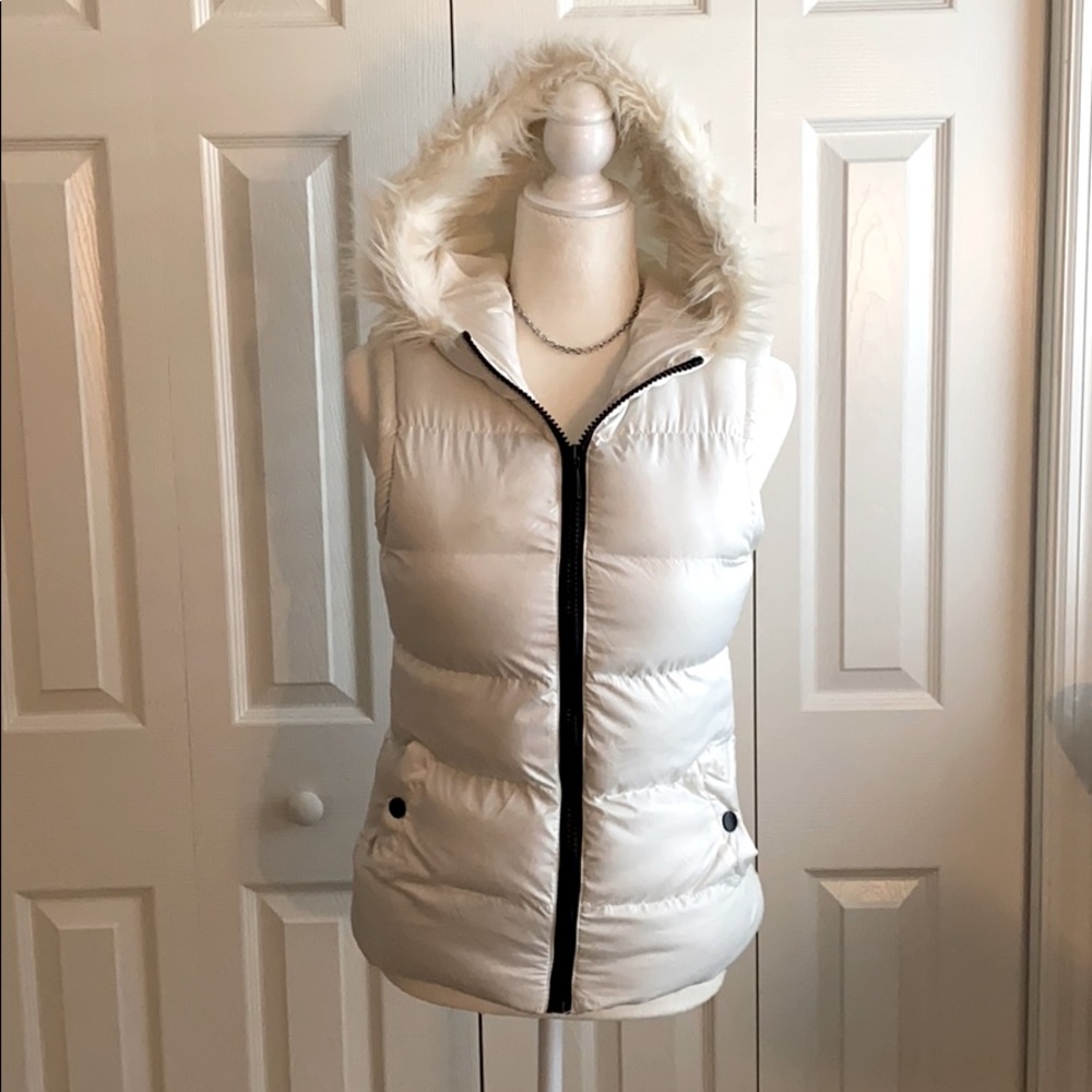 Puffy Vest With Hood Size 4